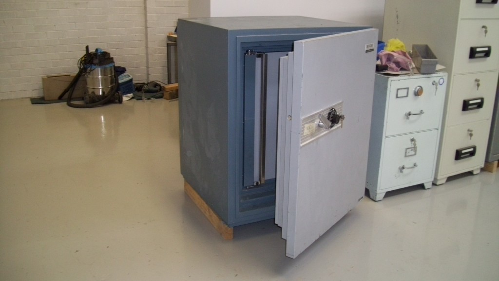 Kumahira 2 Hour Data Safe - Used Safes