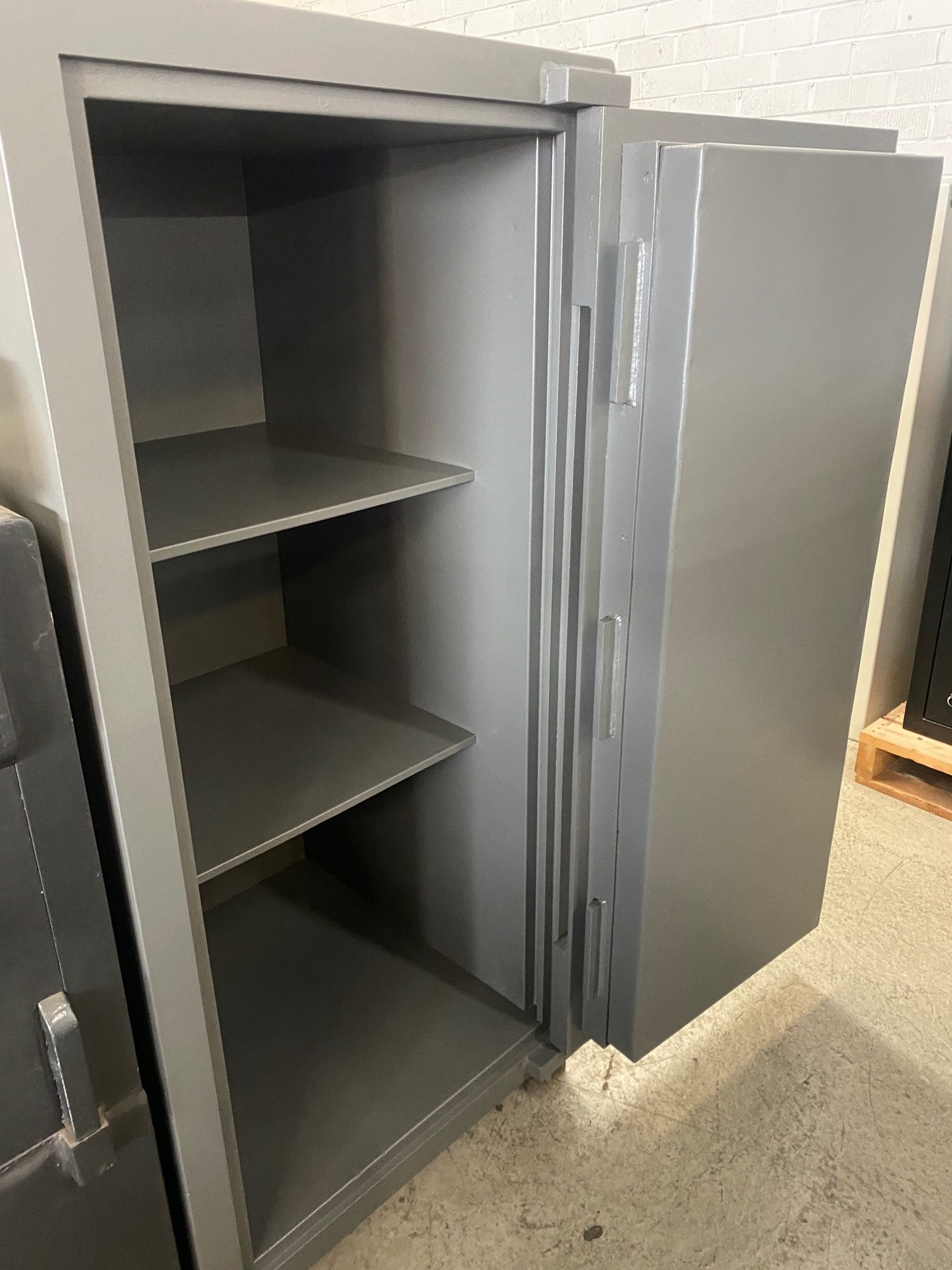 Axcess Locksmiths & Safes | CMI Vintage security safe CMI Vintage security safe - Used Safes