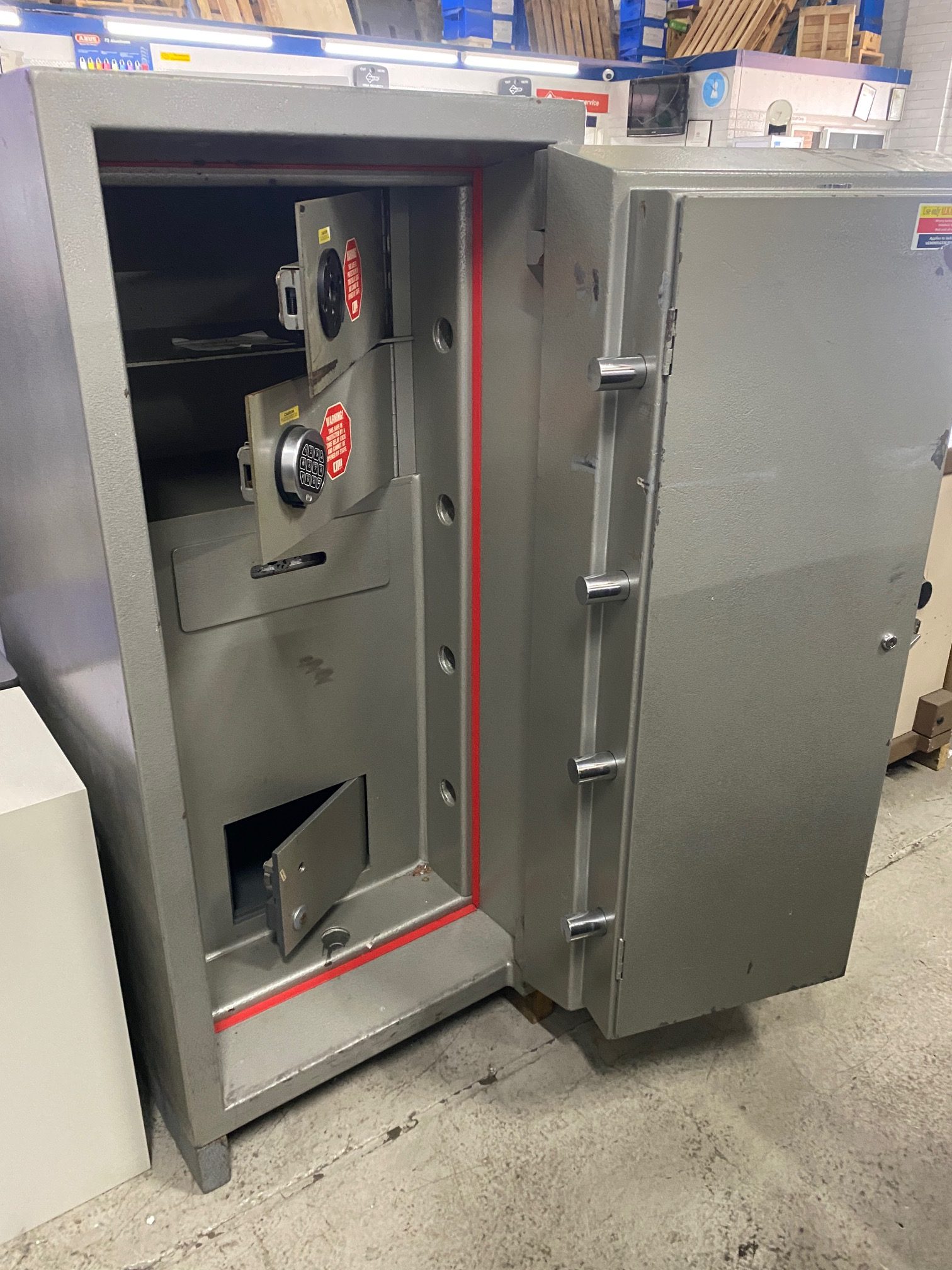 Axcess Locksmiths & Safes | Chubb Pacific TDR cash management safe Chubb Pacific TDR cash management safe - Used Safes