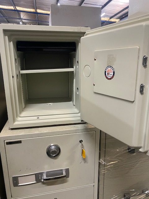 Defiance fire resistant safe - Used Safes